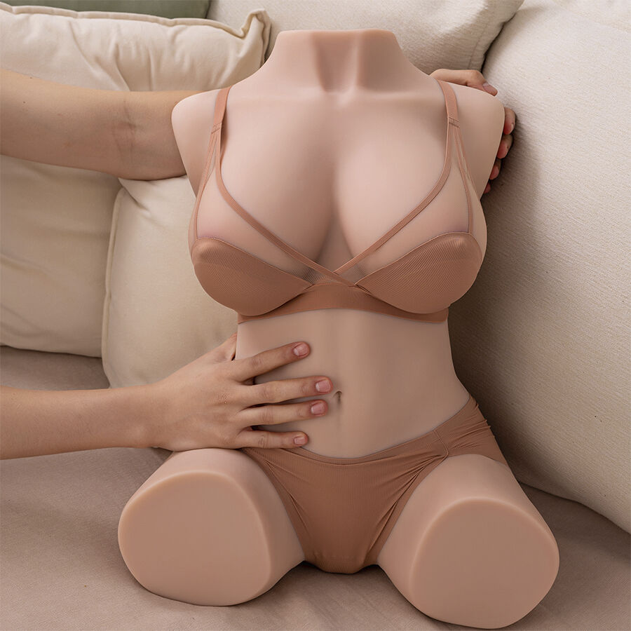 XISE - DANIA THRUSTING REALISTIC VIBRATING FEMALE TORSO 52 CM - Image 7